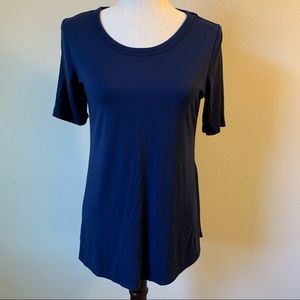 LOGO Lori Goldstein Eggplant SS tunic Pockets S